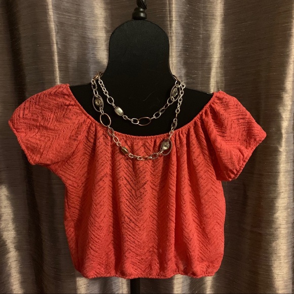 a'gaci Tops - A’GACI crop top 💘